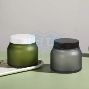 Round cylindrical pet plastic cosmetic jar for body lotion; capacity 50ml - 500ml
